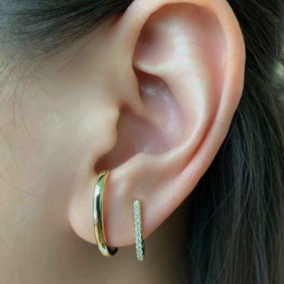 asymmetrical curved bar earrings - Picture 6 of 9